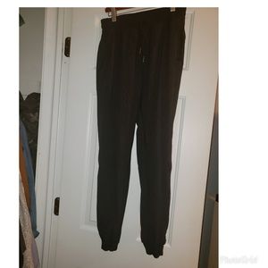 Lululemon joggers size 4
